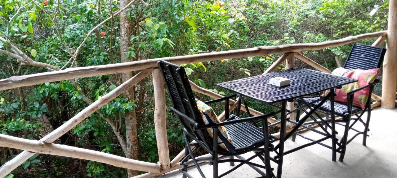 Stilts Diani Beach Exterior foto